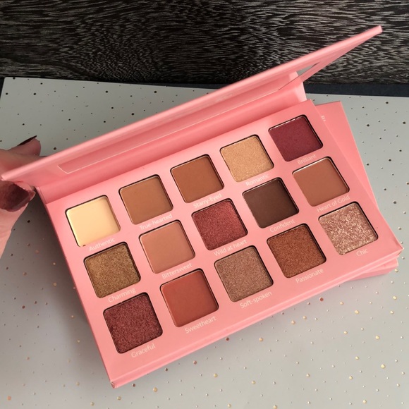 Sephora Other - 15 shade eye shadow palette